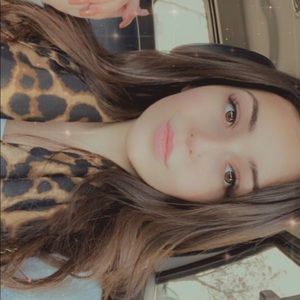 Meet your Posher, Brooke